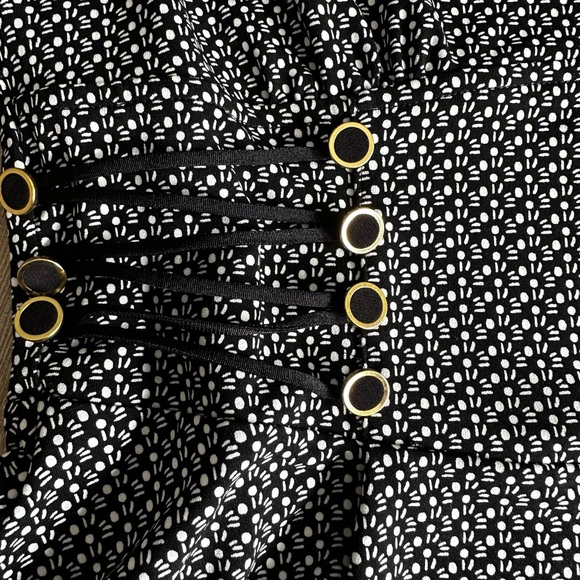 White House Black Market Black and White Peplum Blouse - Picture 2 of 7